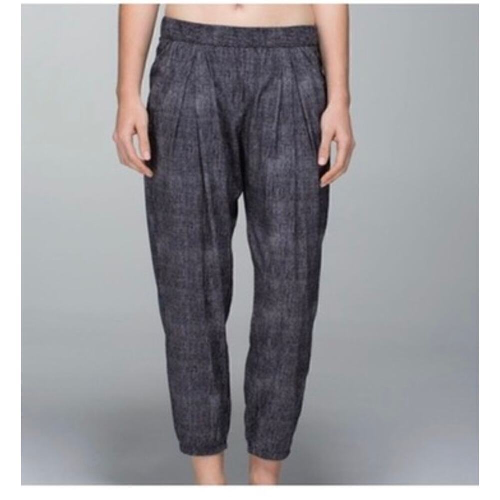 Lululemon Rollin With My Omies Pant Women's‎ 4 Burlap Texture Black Stretch